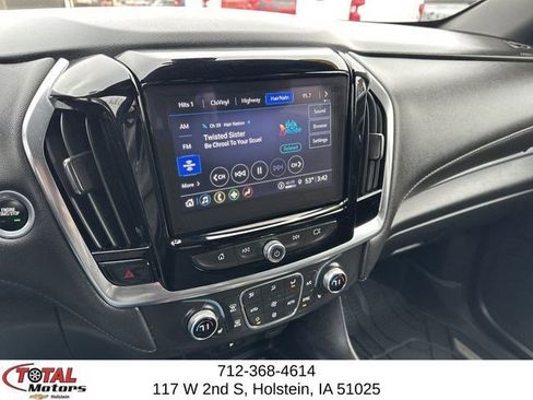 Used 2023 Chevrolet Traverse LT image 13