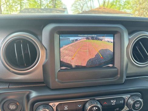 Used 2023 Jeep Wrangler Sport AWD/4WD image 20