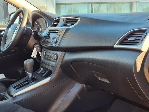 Used 2016 Nissan Sentra S image 6