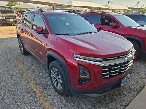 Used 2025 Chevrolet Equinox LT w/ Convenience Package II FWD image 2
