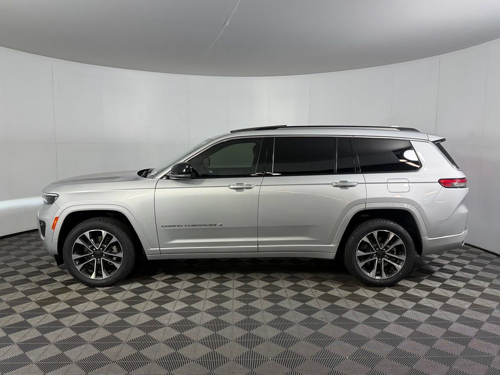 Used 2022 Jeep Grand Cherokee L Overland RWD image 10