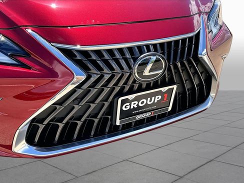 Used 2025 Lexus ES 350 w/ Premium Package FWD image 30