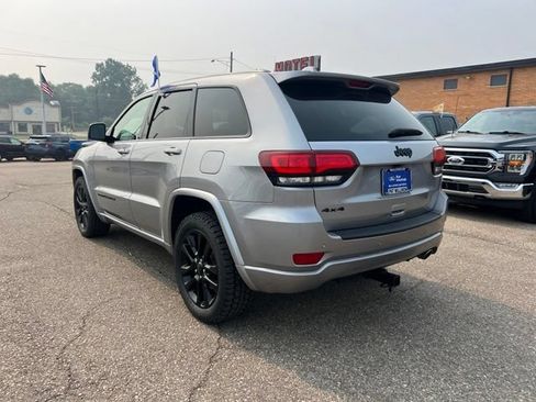 Used 2020 Jeep Grand Cherokee Altitude AWD/4WD image 28