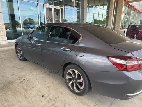 Used 2017 Honda Accord EX-L image 16