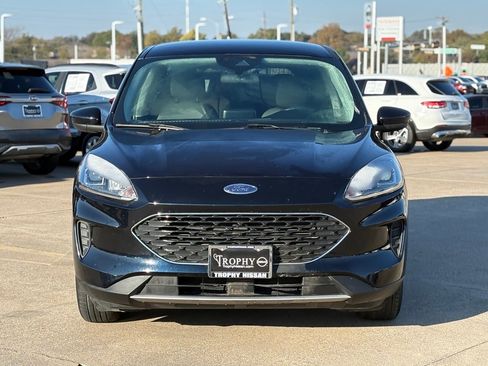 Used 2021 Ford Escape SE image 3