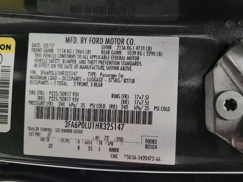 Used 2017 Ford Fusion SE FWD image 33