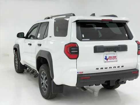 New 2026 Toyota 4Runner SR5 AWD/4WD image 38