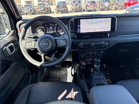 Certified 2025 Jeep Wrangler Unlimited Rubicon image 22