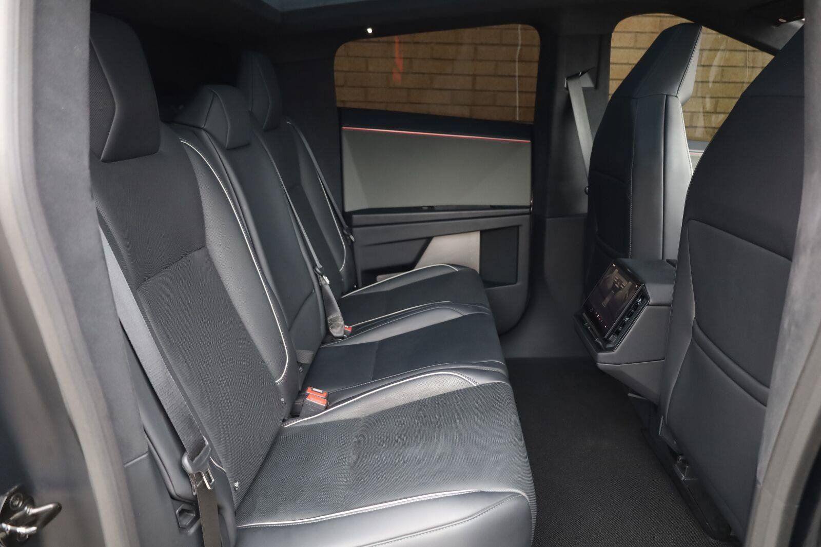 Used 2025 Tesla Cybertruck AWD Crew Cab image 26