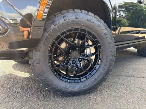 Used 2026 GMC Yukon AT4 Ultimate w/ LPO, Floor Liner Package AWD/4WD image 2