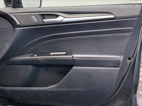 Used 2019 Ford Fusion Titanium image 23