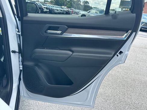 New 2026 GMC Terrain Denali w/ LPO, Floor Liner Package AWD/4WD image 17