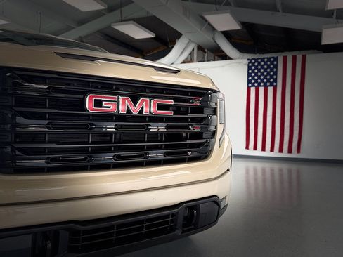 Used 2023 GMC Sierra 1500 Elevation AWD/4WD image 11