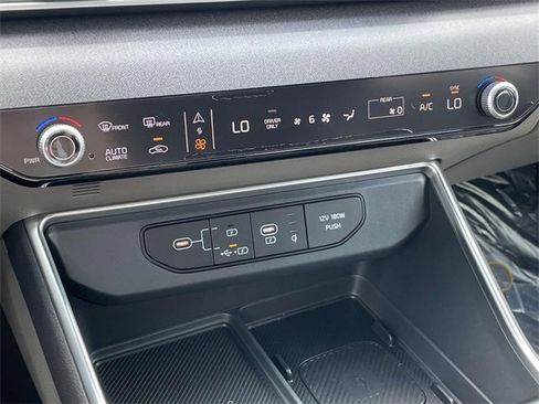 New 2026 Kia Carnival EX image 36