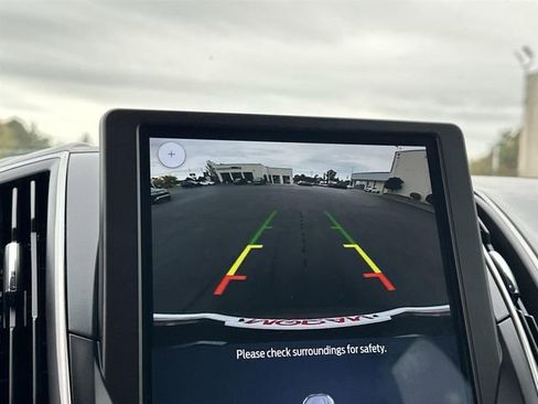 Used 2024 Ford Edge SEL image 14