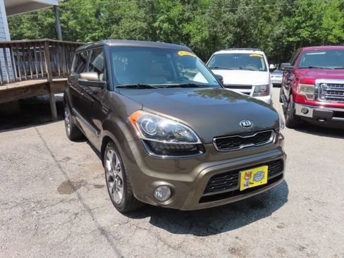 Used 2013 Kia Soul ! w/ Premium Pkg FWD image 4