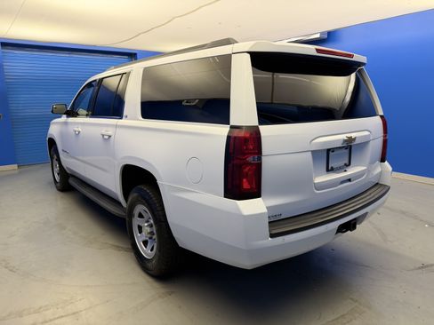 Used 2015 Chevrolet Suburban 4WD image 5