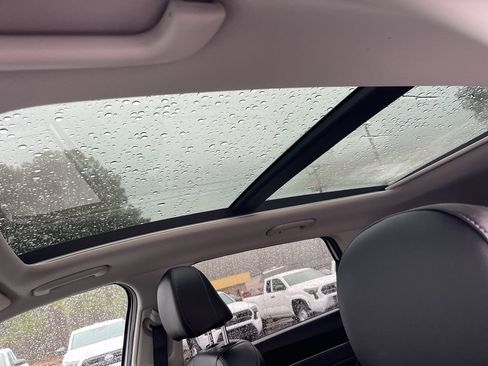 Used 2023 Kia Sorento SX image 19