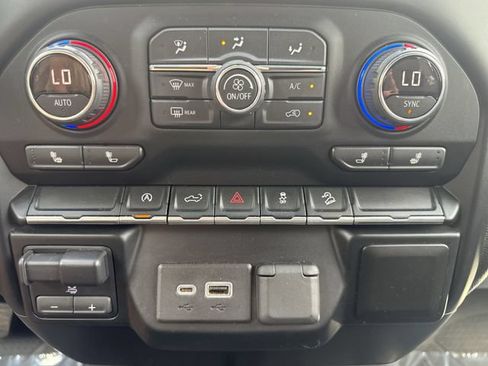 Used 2019 Chevrolet Silverado 1500 LT w/ True North Edition AWD/4WD image 19