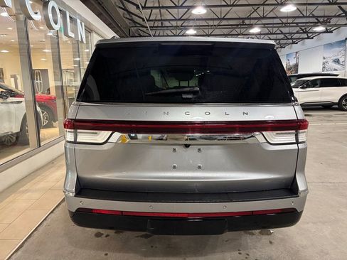 Used 2022 Lincoln Navigator 4WD image 5