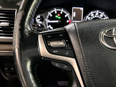 Certified 2017 Toyota Land Cruiser image 22