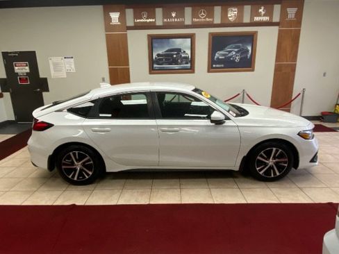 Used 2023 Honda Civic LX image 5