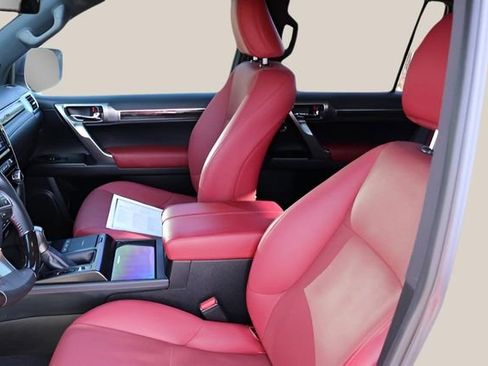 Used 2023 Lexus GX 460 Premium image 13