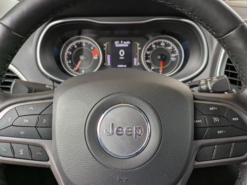 Used 2021 Jeep Cherokee Latitude Plus AWD/4WD image 25