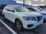 Used 2019 Nissan Pathfinder Platinum image 3