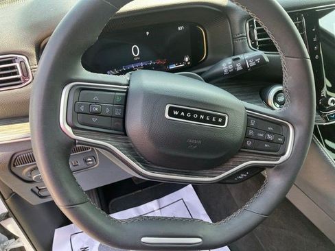 Certified 2022 Jeep Wagoneer Series II AWD/4WD image 16