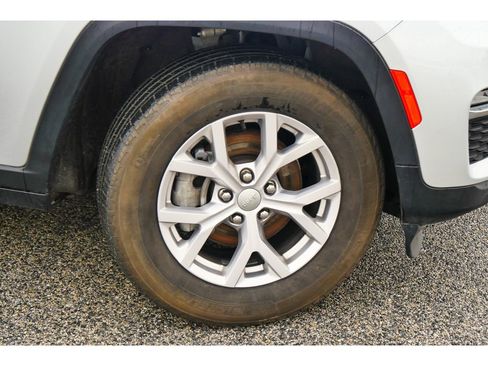 Used 2022 Jeep Grand Cherokee Limited image 34