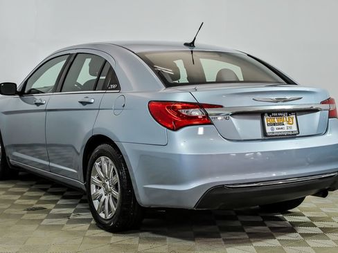 Used 2013 Chrysler 200 Touring FWD image 6