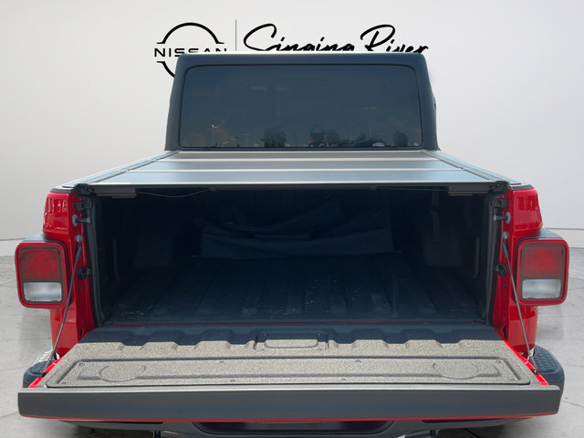 Used 2025 Jeep Gladiator Sport AWD/4WD image 25