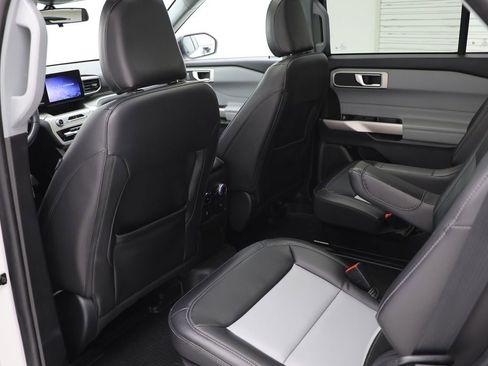 Used 2023 Ford Explorer XLT w/ Equipment Group 202A image 11