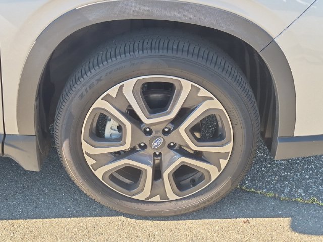 Used 2025 Subaru Ascent Touring AWD/4WD image 31