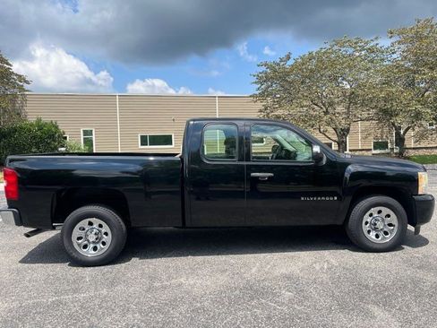 Used 2009 Chevrolet Silverado 1500 W/T w/ LS Package image 2