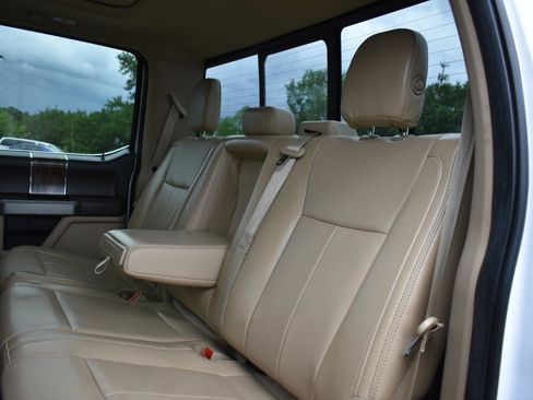 Used 2018 Ford F150 Lariat w/ Equipment Group 502A Luxury AWD/4WD image 27