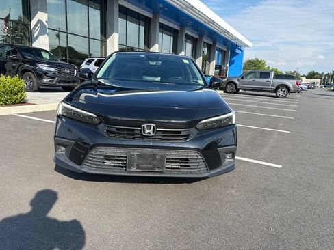 Used 2022 Honda Civic Touring image 3