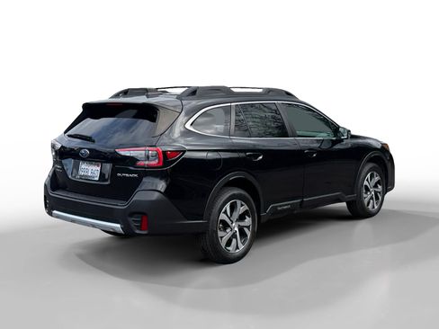 Certified 2022 Subaru Outback Limited image 5