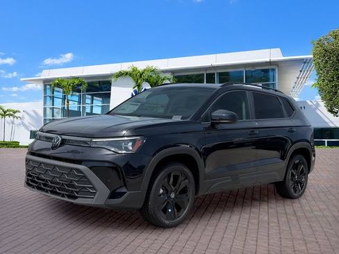 New 2026 Volkswagen Taos SE FWD image 3