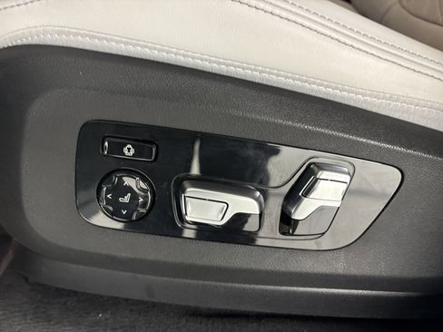 Used 2024 BMW X5 M60i AWD/4WD image 14