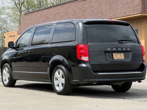 Used 2016 Dodge Grand Caravan SE w/ Quick Order Package 29E SE FWD image 3