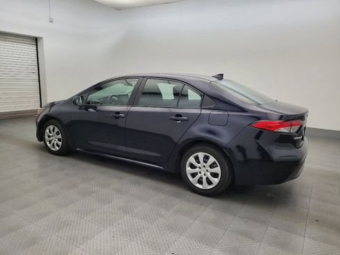 Used 2022 Toyota Corolla LE FWD image 3