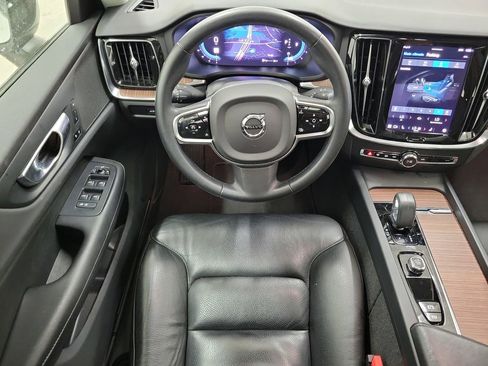 Used 2024 Volvo S60 B5 Plus image 16