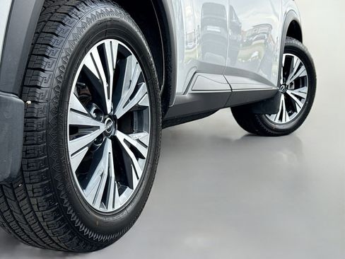 Certified 2023 Nissan Rogue SV w/ SV Premium B Package AWD/4WD image 15