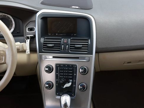 Used 2013 Volvo XC60 3.2 Premier Plus FWD image 37