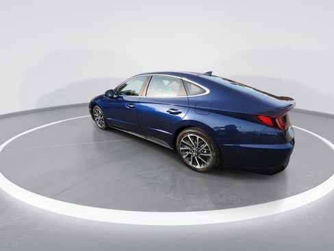 Used 2022 Hyundai Sonata Limited w/ Preferred Accessory Package image 6