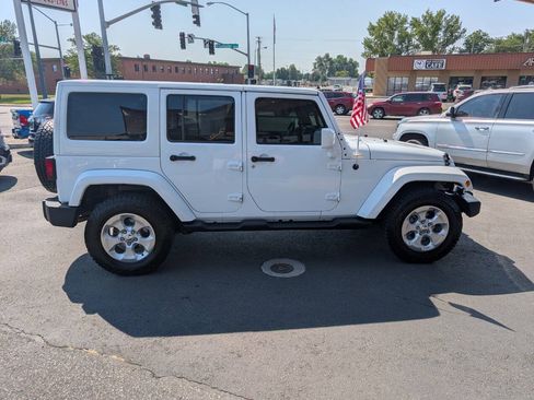Used 2014 Jeep Wrangler Unlimited Sahara AWD/4WD image 8