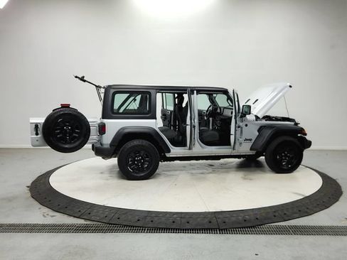Used 2024 Jeep Wrangler Unlimited Sport AWD/4WD image 17