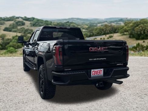 Used 2024 GMC Sierra 2500 AT4 w/ AT4 Premium Plus Package AWD/4WD image 8